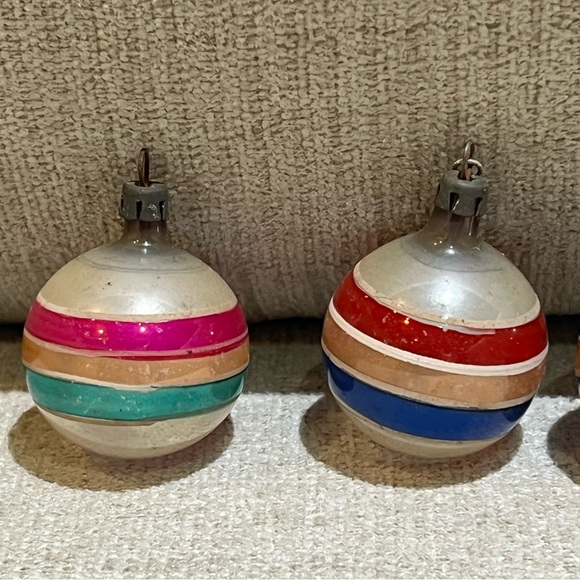 Antique Mini Hand Painted Glass Ornaments Lot of 3 - Picture 4 of 7